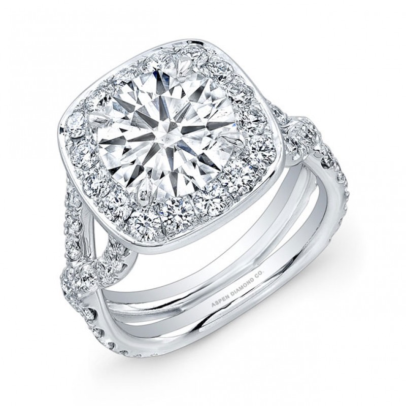 Round Brilliant Diamond Engagement Ring in 18K White Gold
