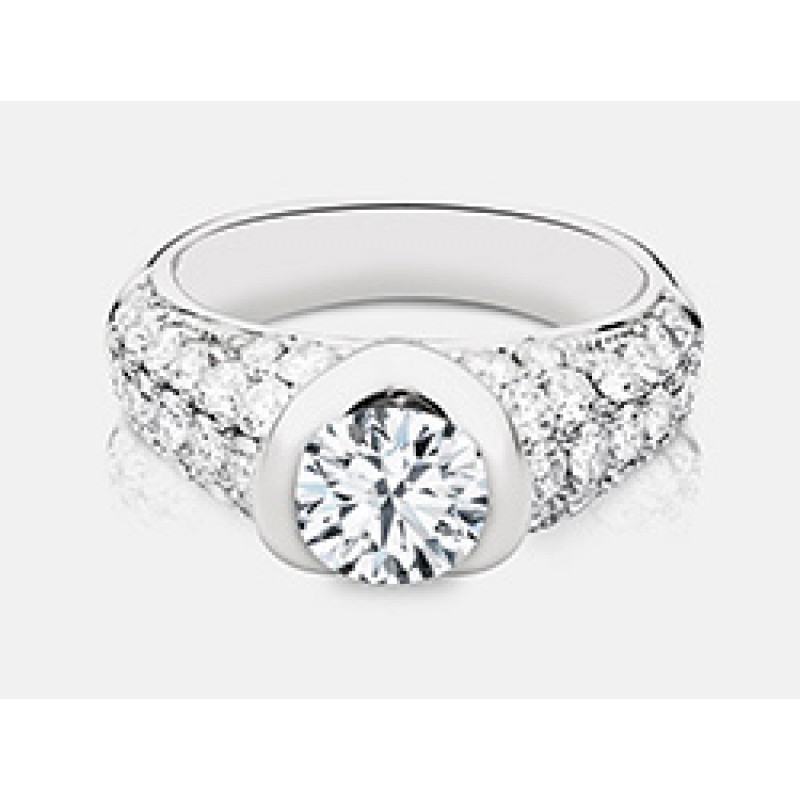 Round Brilliant Diamond Engagement Ring in 18K White Gold
